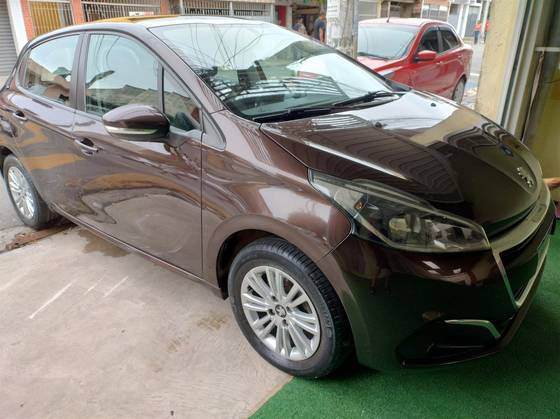 PEUGEOT 208 1.2 ALLURE 12V FLEX 4P MANUAL